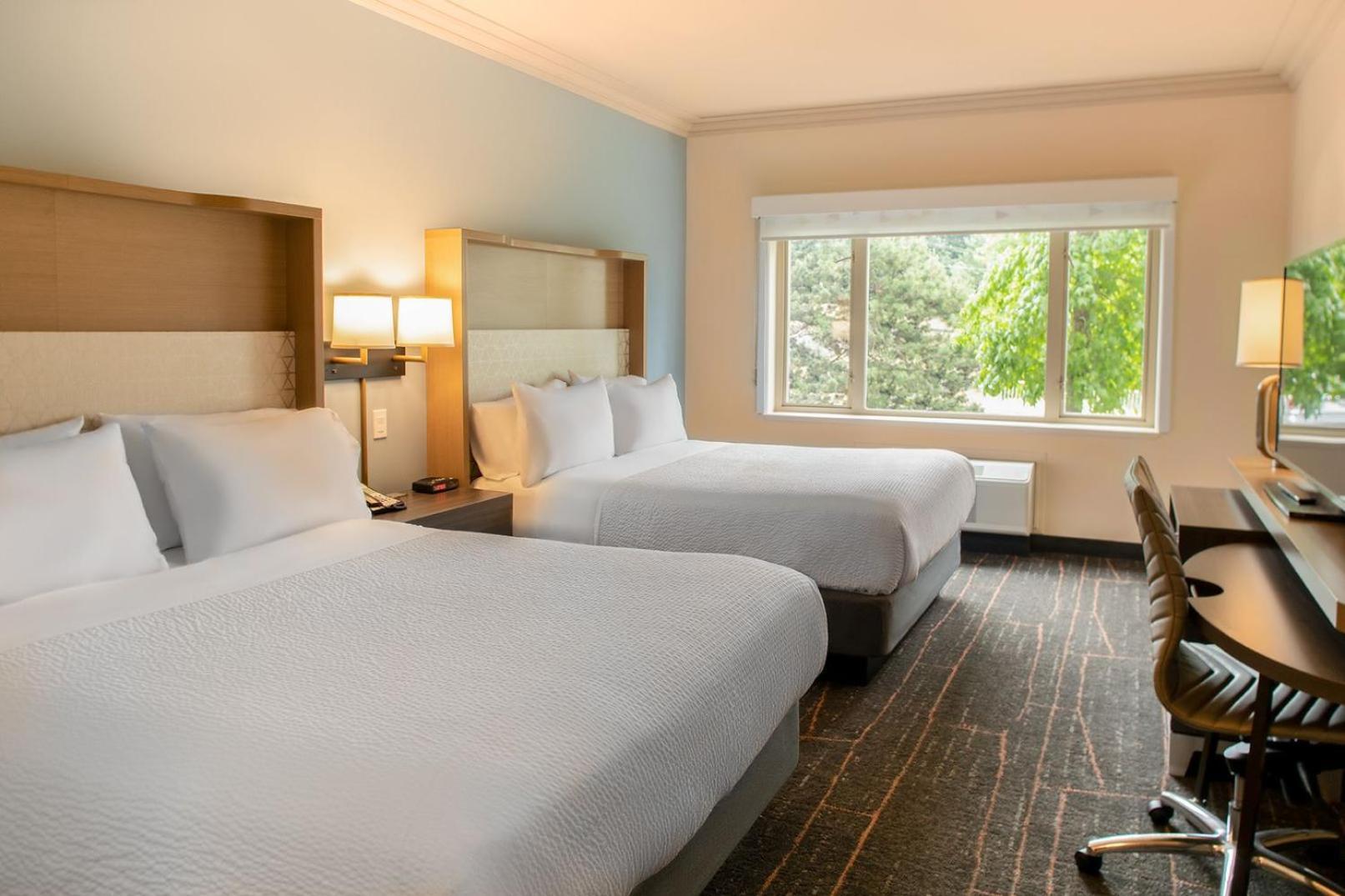 Holiday Inn Victoria - Elk Lake By Ihg Saanich Buitenkant foto