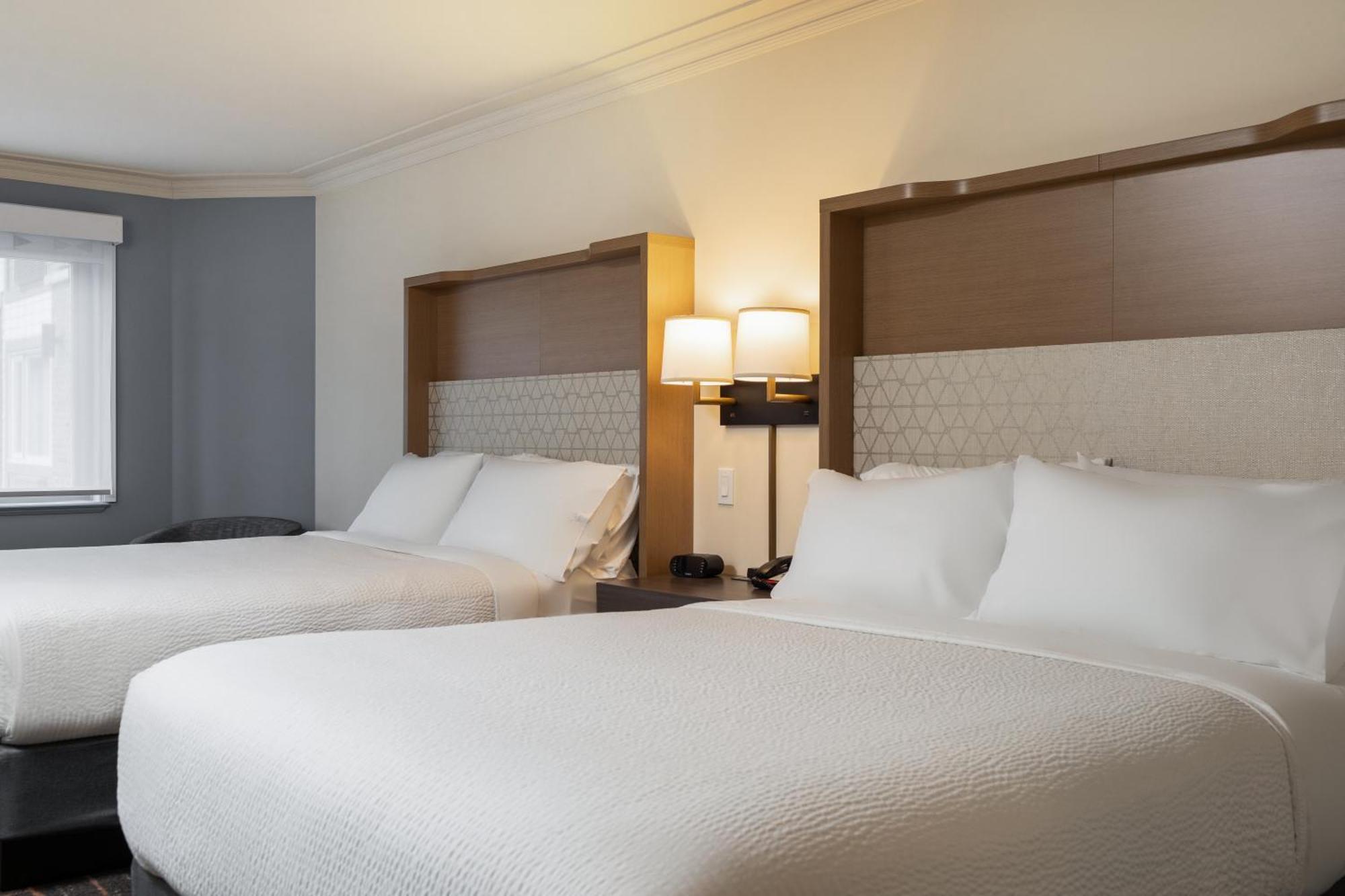 Holiday Inn Victoria - Elk Lake By Ihg Saanich Buitenkant foto