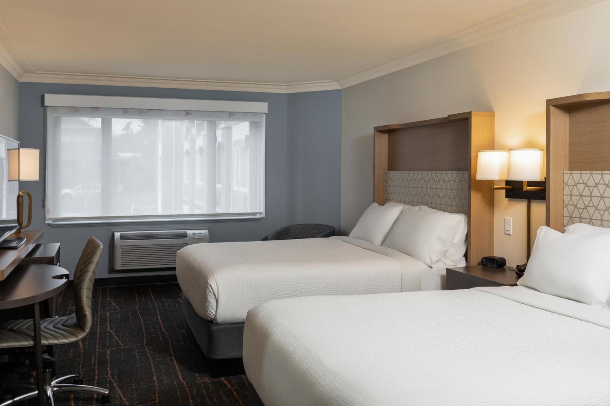 Holiday Inn Victoria - Elk Lake By Ihg Saanich Buitenkant foto